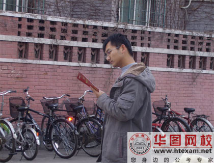 華圖視角2011國(guó)家公務(wù)員考試考場(chǎng)人物特寫